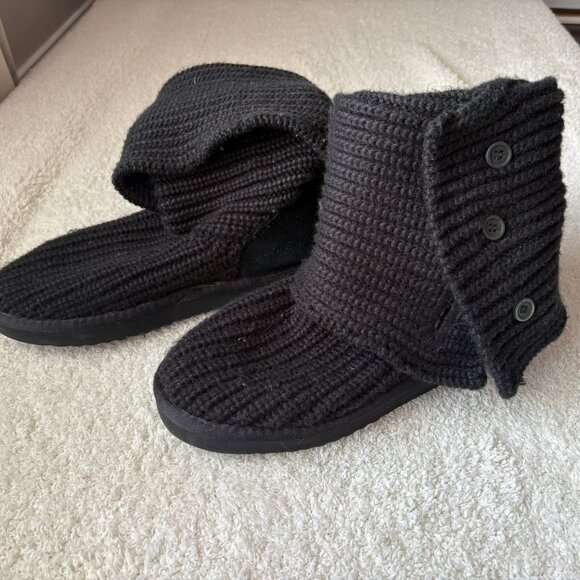 Ugg Classic Cardy Boots in Black - Picture 1 of 7
